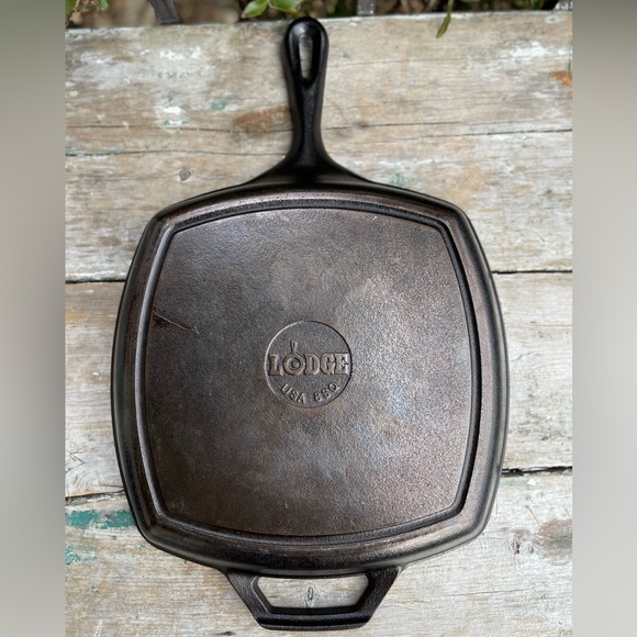 Lodge black cast iron square pan - Picture 3 of 8